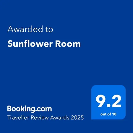 Sunflower Apartment *